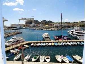 t3 à la vente -   13600  LA CIOTAT, surface 4 m2 vente t3 - UBI439981118